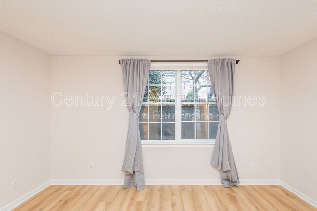 Building Photo - 12113 Greenway Ct