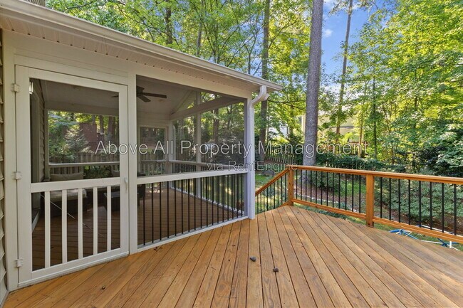 Building Photo - 1202 Belhaven Rd