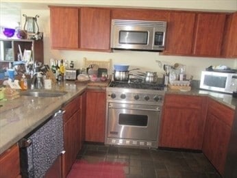 Building Photo - 35 Oceanside Dr