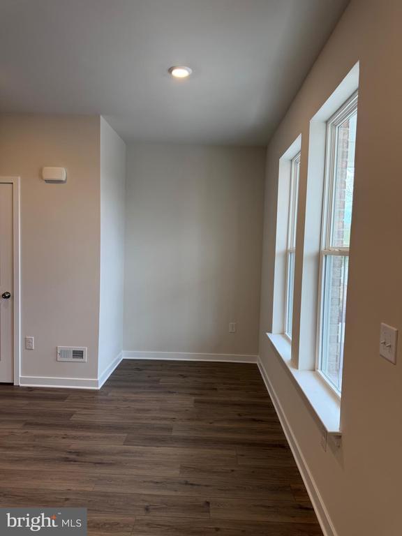 Building Photo - 777 Platinum Dr