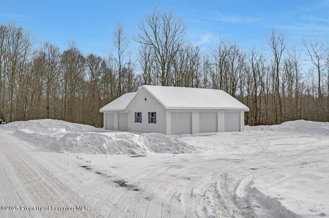 Building Photo - 28 Robin Ln