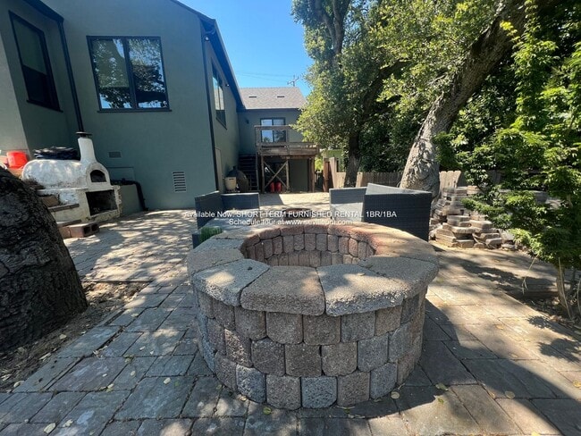 Building Photo - AVAILABLE SHORT TERM RENTAL BOOKING (end 3...