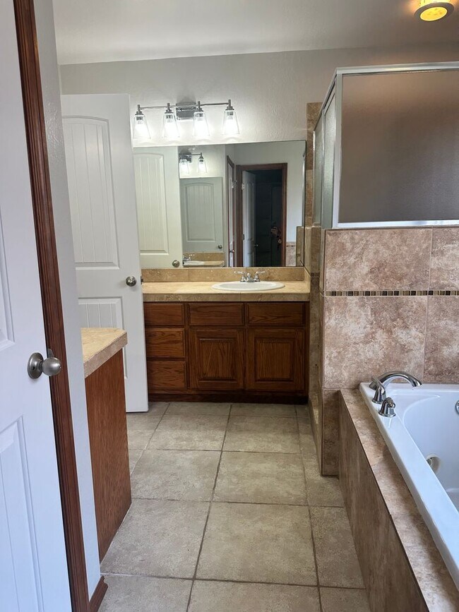 Building Photo - Great Home located in Dove Creek!$250.00 o...