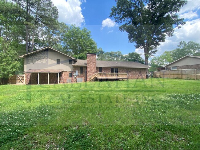Building Photo - Jacksonville Foxwood Home