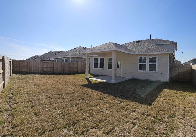 Building Photo - 8430 Bay Oaks Dr