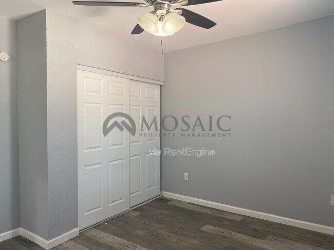 Building Photo - 257 E Oakland St