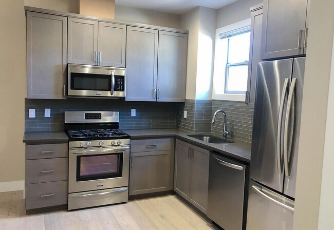 Building Photo - 7910 SW Capitol Hill Rd