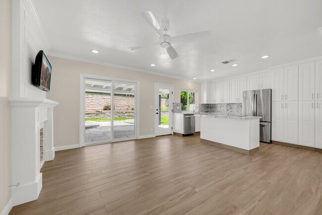 Building Photo - Charming La Habra Corner Lot Home.  4 Bedrooms & 2 Bath