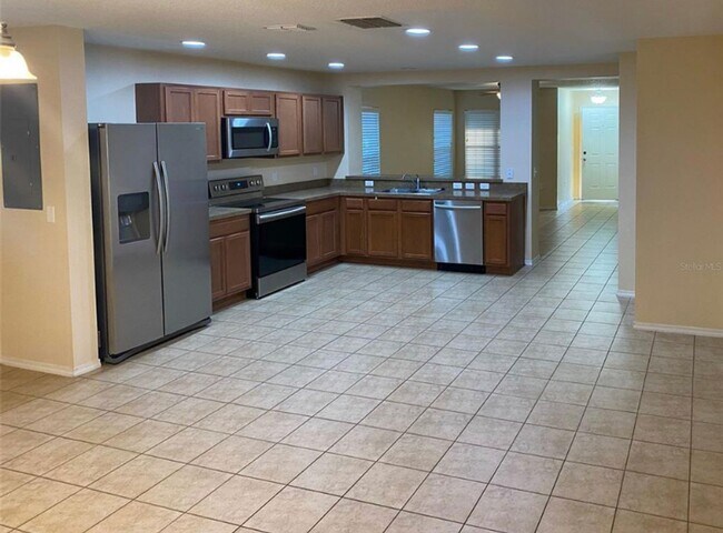 Building Photo - 3 BR/2.5BA | Newly Renovated Single Family Home | Private Rear Patio | Community Pool | In Compas...