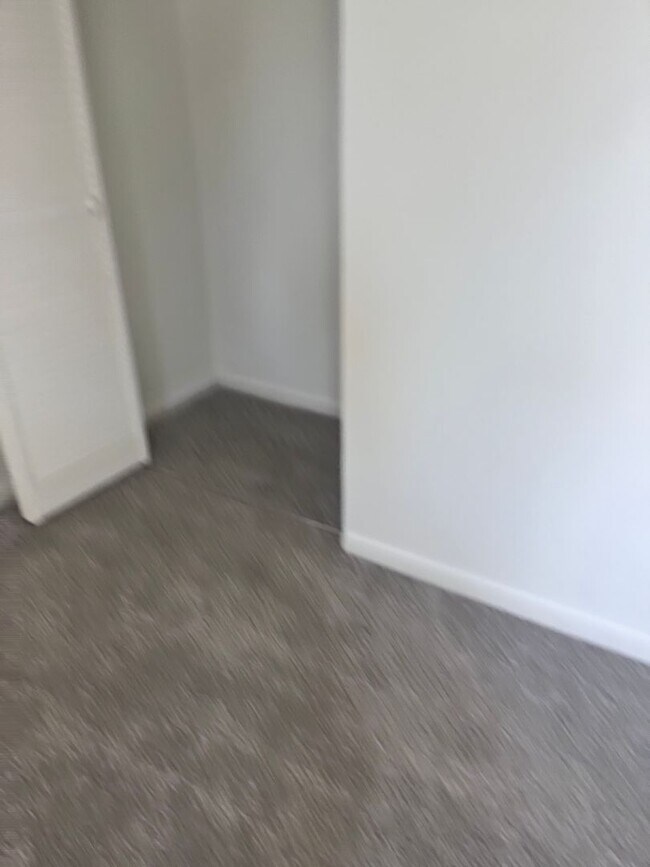 Building Photo - Two bedroom townhouse in Amherst!