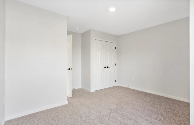 Building Photo - 20875 South Ct