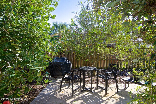 Building Photo - 223 Orange St