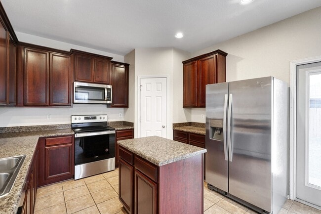 Building Photo - 10410 Weser Ln