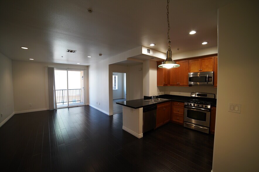 Building Photo - 360 W Avenue 26