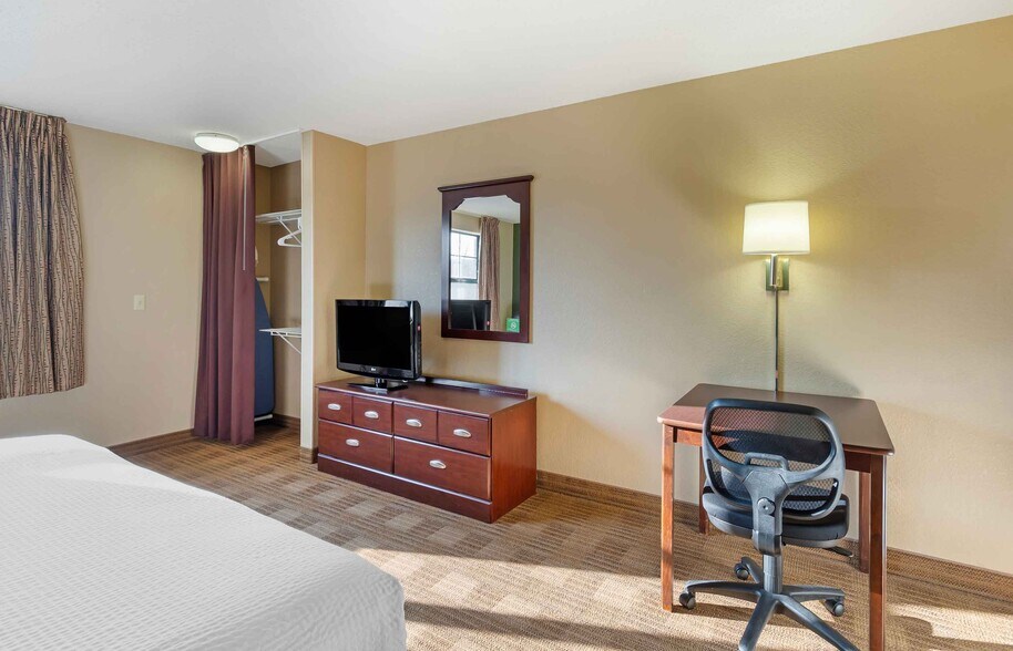 Building Photo - Furnished Studio-Chicago - Vernon Hills - ...