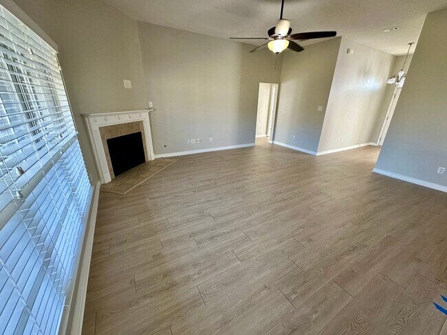 Building Photo - 27094 Stratford Glen Dr