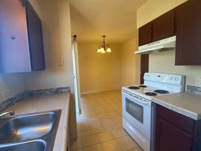 Building Photo - Very Nice 2 Bedroom Condo!!!