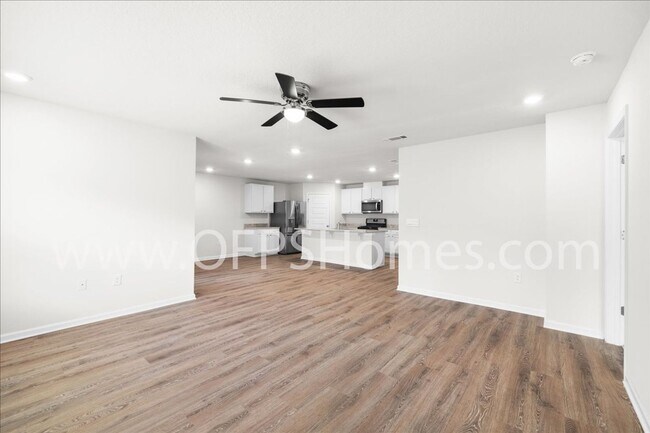 Building Photo - Home in Redstone Commons