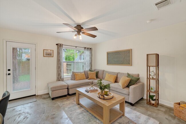 Building Photo - 30 Butterfly Branch Pl