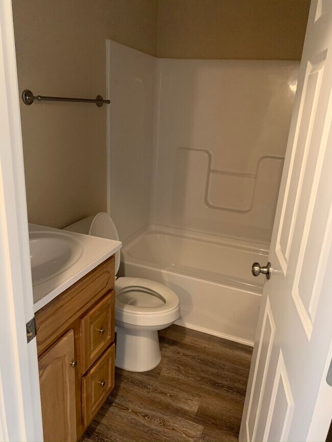 Building Photo - 1911 9th Ave N