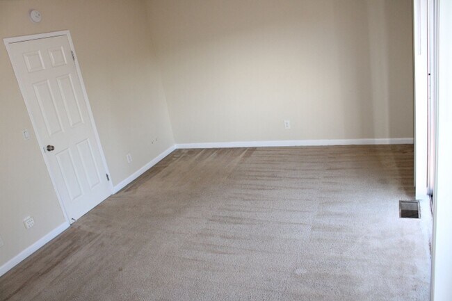 Building Photo - 507 Chabre Ct