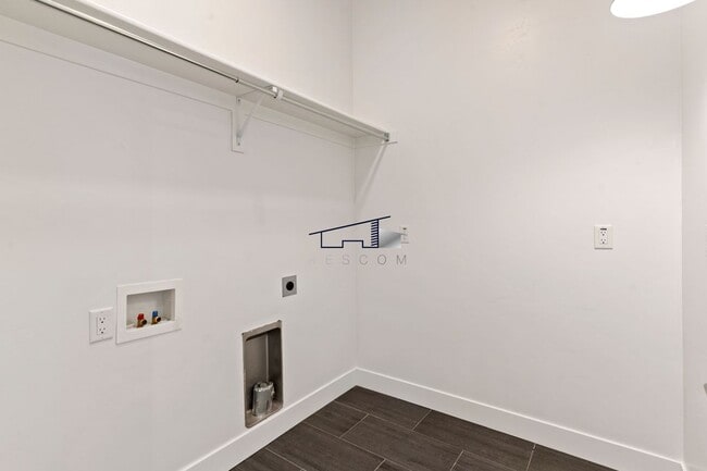 Building Photo - 378 Clark Cir