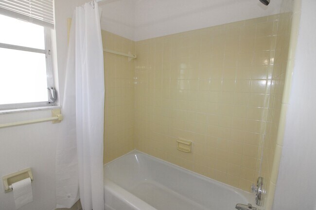 Building Photo - Venice East Annual House for Rent