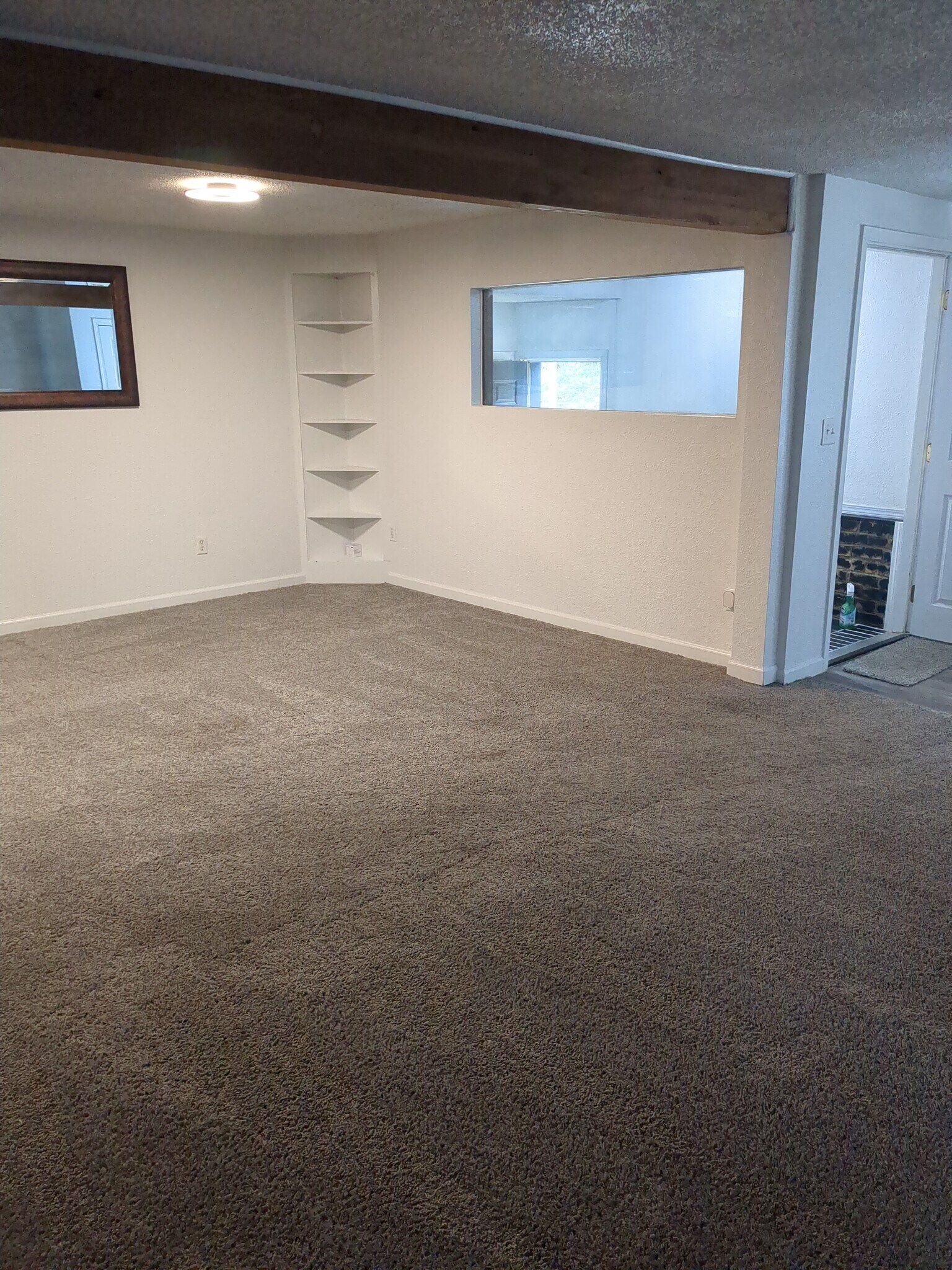 Living room - 1871 SE Van Skiver Rd
