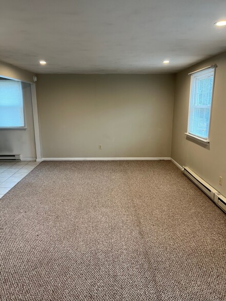 Building Photo - 1627 Seven Corner Rd