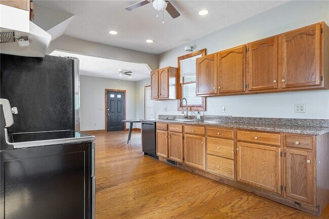 Building Photo - 244 Quitman St