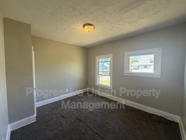 Building Photo - 3349 E 125th St