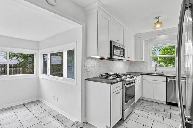 Building Photo - 2799 Brandon Rd