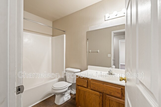 Building Photo - 2910 Dawn Ct