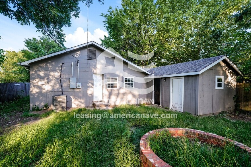 Building Photo - 1868 N Madison Pl