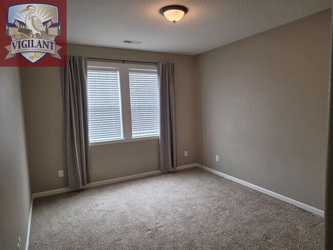 Building Photo - 2605 NE 130th Ct