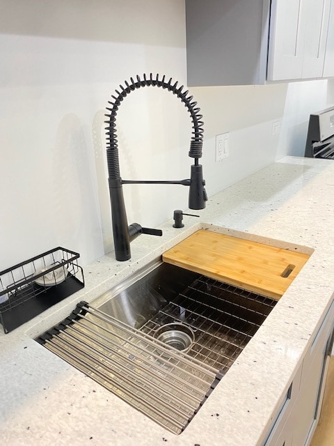 Building Photo - 1305 E 69th St