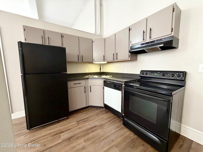 Building Photo - 1107 E Kentucky St