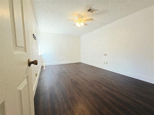 Building Photo - 12625 Newbrook Dr