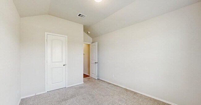 Building Photo - 18277 Eaton Mill Dr
