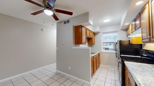 Building Photo - 630 Abbe Rd S