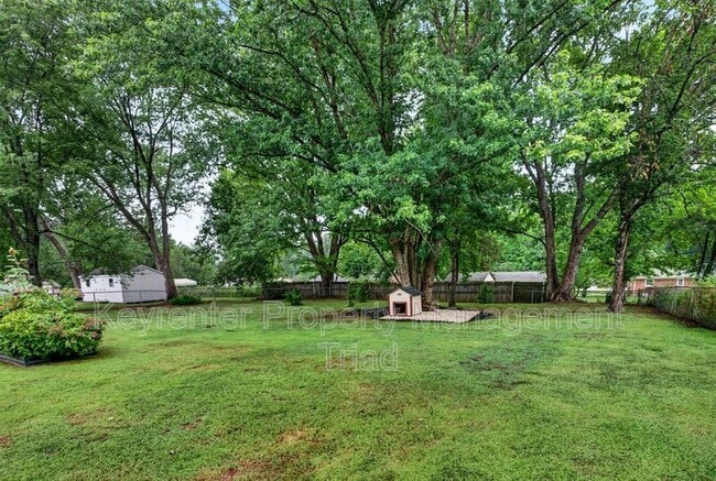 Building Photo - 9415 Glen Cross Dr
