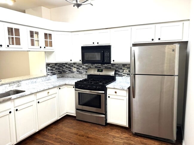 Building Photo - 2528 Bordeaux Ln