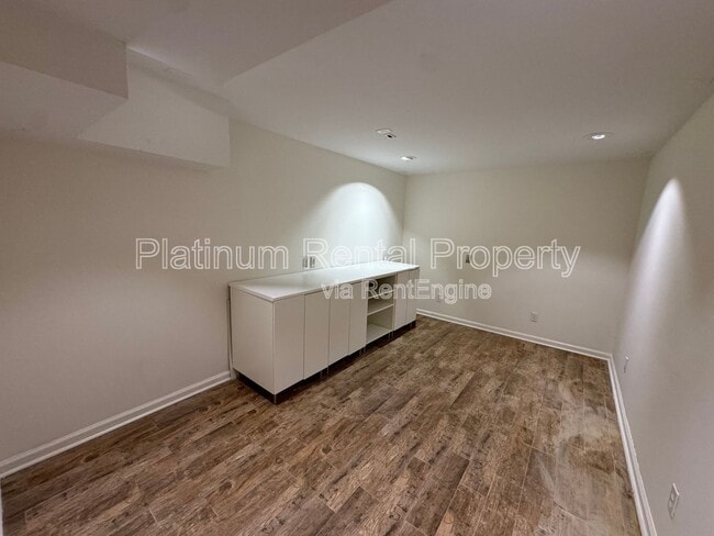Building Photo - 383 Springdale Dr NE