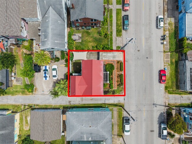 Building Photo - 614 16th St
