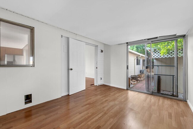 Building Photo - One Level Home in Stead