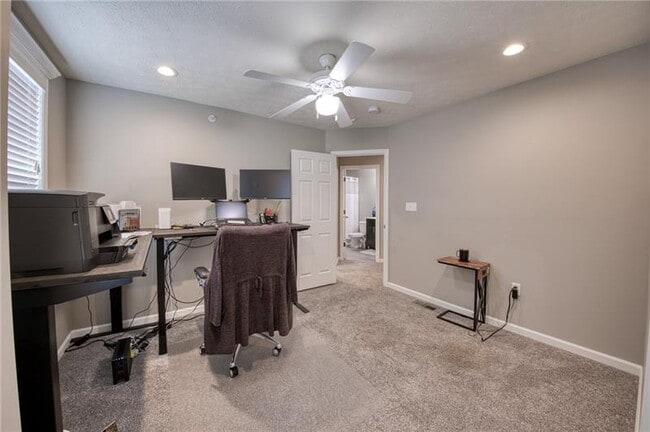 Building Photo - 109 Shaley Dr