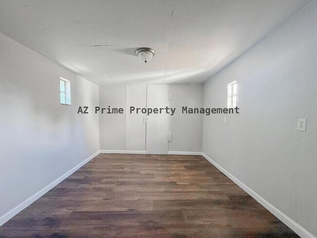 Building Photo - 17401 E Meadow Ln