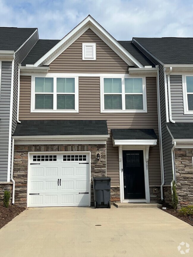 Building Photo - Spartanburg - 3Bd/2.5Ba