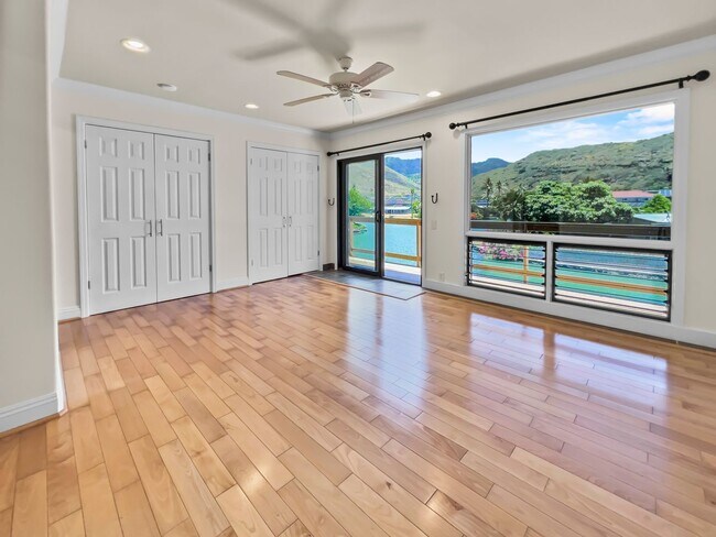 Building Photo - Video! Waterfront Townhouse w/Boat Dock!