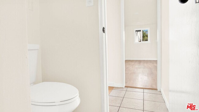 Building Photo - 705 S Adams St